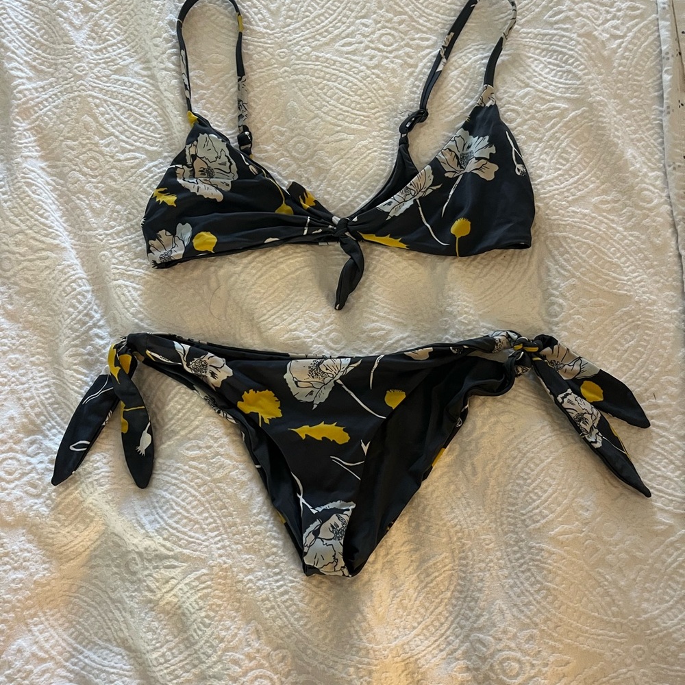 RVCA bikini medium
